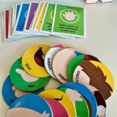 NIG - BRINQUEDO DE MADEIRA EDUCATIVO - CADÊ O SEU PÉ - Mamu Kids Store