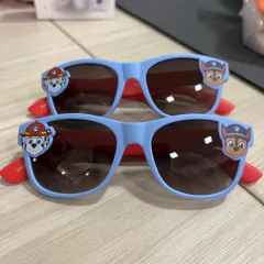 ÓCULOS DE SOL INFANTIL PATRULHA CANINA - AZUL E VERMELHO na internet