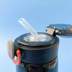 DISNEY - GARRAFA ANTIVAZAMENTO SPIDER MAN 320ML - PRETA na internet