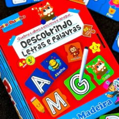 BATE BUMBO - QUEBRA CABEÇA ESCREVE E APAGUE LETRAS E PALAVRAS - Mamu Kids Store