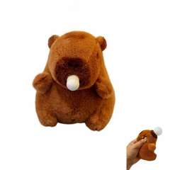 PELÚCIA CAPIVARA 12CM APERTA BARRIGUINHA BOLINHA DE CHICLETE