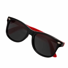 ÓCULOS DE SOL INFANTIL PROTEÇÃO UV COM CASE CARRINHO PRETO E VERMELHO - comprar online