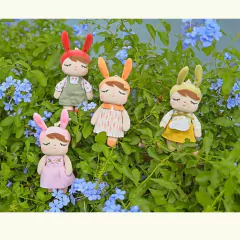 MINI - METOO DOLL - BONECA 17CM ANGELA CAMPONESA - VERMELHA