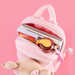 GLOVELEYA - MOCHILA COM BONECA SPRING CLÁSSICA - MORANGO - comprar online