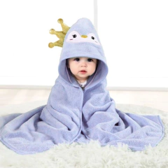 TOALHA COM CAPUZ 80CM ANIMAIS - REI PINGUIM AZUL na internet