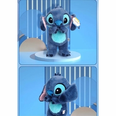 DISNEY - PELÚCIA LILO E STITCH QUE MOVIMENTA AS ORELHAS - STITCH 33CM - loja online