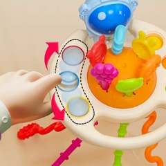 MORDEDOR SENSORIAL MONTESSORI MULTIFUNÇÃO 4 EM 1 - ASTRONAUTA - Mamu Kids Store