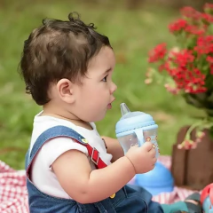 FISHER PRICE - COPO DE TRANSIÇÃO BICO E ALÇA REMOVÍVEL 150ML - AZUL