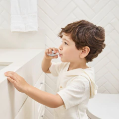 BUBA - ESCOVA DE DENTE PRIMEIROS DENTINHOS AZUL na internet