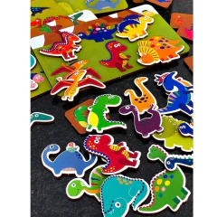 BATE BUMBO - JOGO BINGO DOS DINOSSAUROS 52 PEÇAS DE MADEIRA - Mamu Kids Store