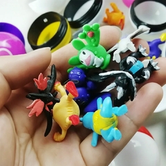 LANCHEIRA PIKACHU COM 144 MINIATURAS DE POKÉMON