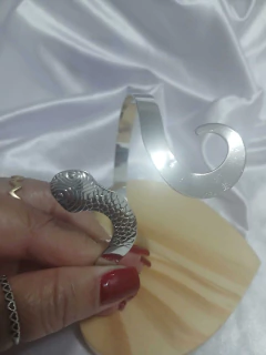 Bracelete Serpente Ajustável – Bijuteria Feminina Moderna - comprar online