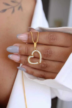 Colar Folheado Feminino com Pingente de Coração Delicado - loja online