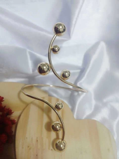 Pulseira Pazu Folheada Modelo Espiral com Design de Bola na internet