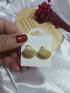 Imagem do Brinco Feminino Concha Dourado – Bijuteria Moda Praia