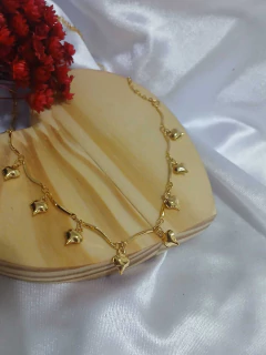 Gargantilha Corações Folheado Delicada e Romântica Biju na internet