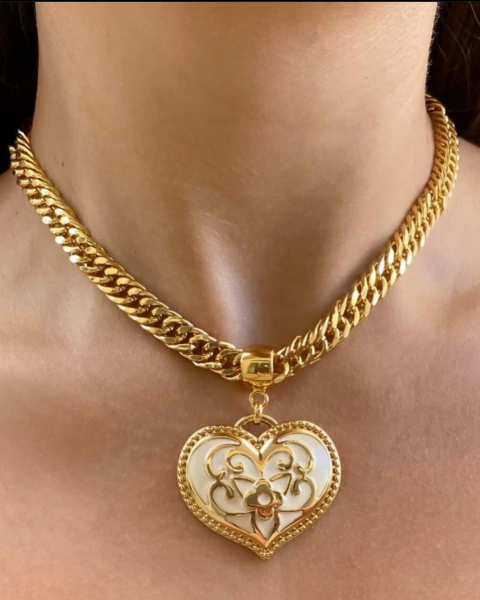 Colar coração luxo