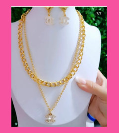Imagem do Kit brinco e colar chanel