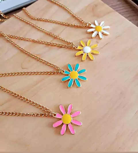 Colar margarida color