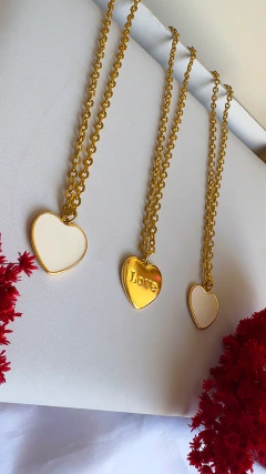 Colar coração love na internet