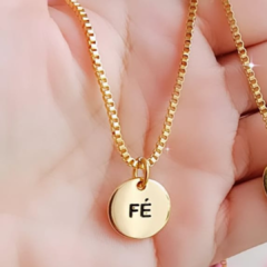 Colar fé