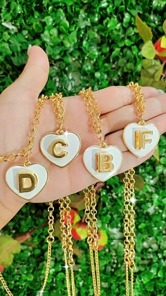 Colar inicial love