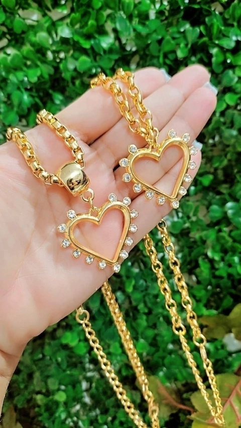 Colar coração cravejado