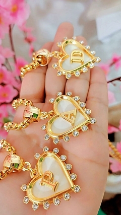 Colar letra luxo