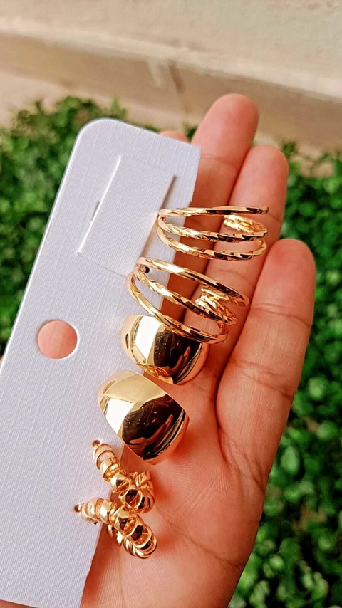 Kit brincos dourado