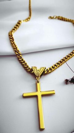 Colar cruz luxo
