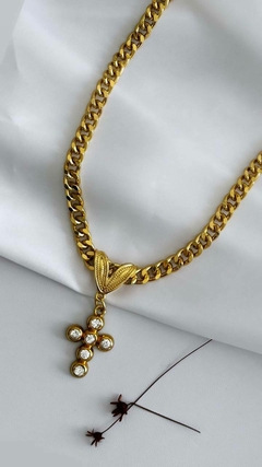Colar cruz luxo