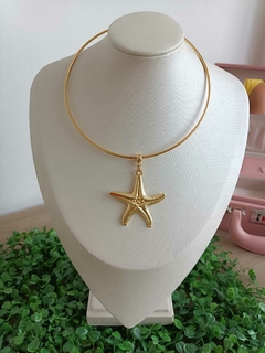 Colar stars beach
