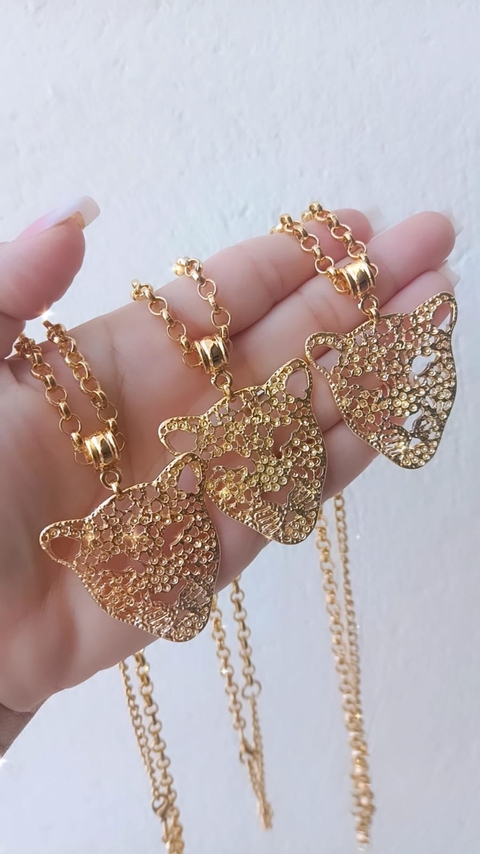 Colar medalhão tigre