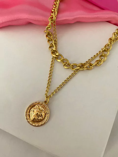 Colar Versace dourado