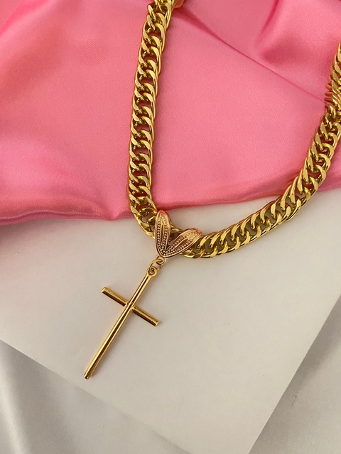 Colar crucifixo