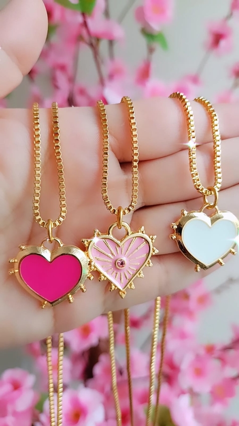 Colar love color