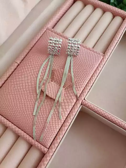 Brinco tiras delicatta