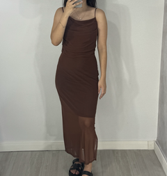 Vestido tule marrom