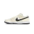 Tênis Nike Albino & Preto x SB Dunk Low 'Pearl White'