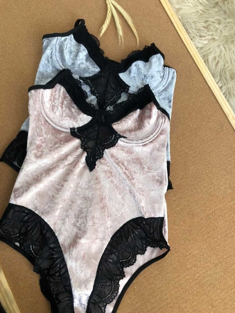 Body Veludo com Renda