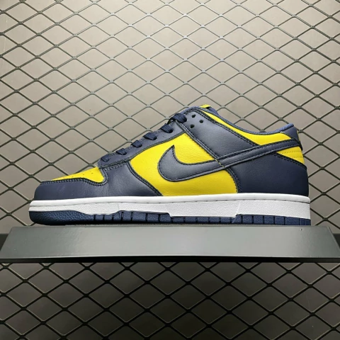 Dunk SB Low Michigan - comprar online