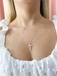 Colar cruz cravejada - comprar online