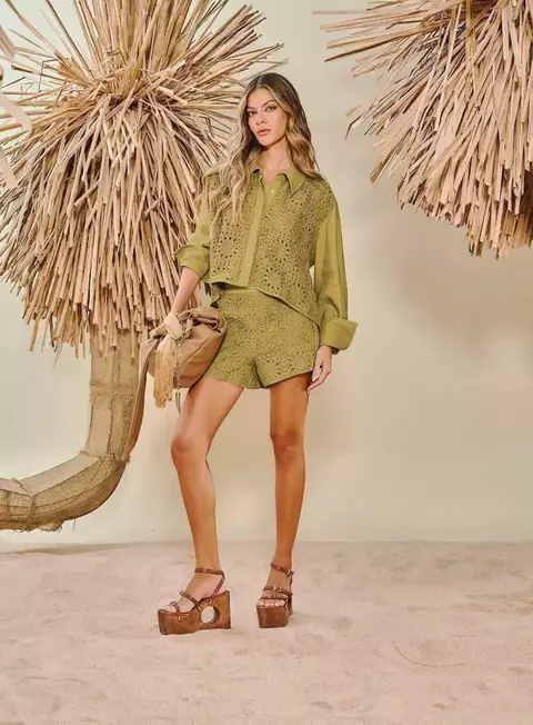 Short Curto Com Bordado Em Linho Open - comprar online