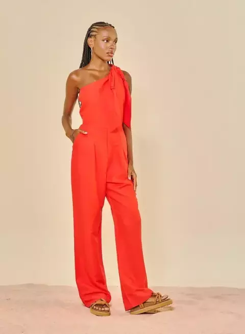 Macacão Pantalona Ombro Único Em Linho Open - comprar online