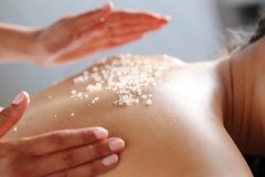 Exfoliación con Sales de Epsom, Hierbabuena y Menta: Cuerpo completo