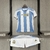Kit Infantil Argentina I 2024/25 Adidas - Branco e Azul (+ Patch Campeão Copa Mundo 2022)