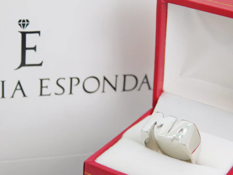 Anillo Letras Oro Blanco 18k - comprar online