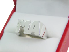 Anillo Letras Oro Blanco 18k en internet