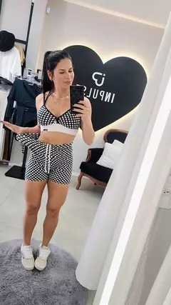 CONJUNTO BICOLOR SHORT SEMI EMPINA TAM Ú. 34 AO 40 na internet