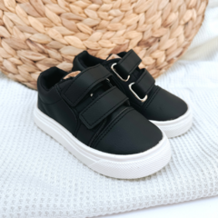 Zapatilla con abrojo Negra